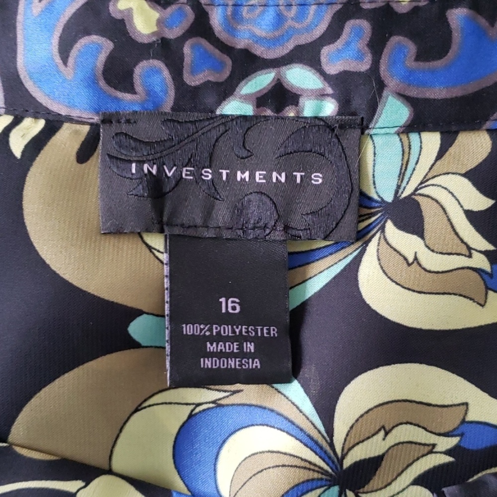 Patterned Blouse - Picture 3 of 3